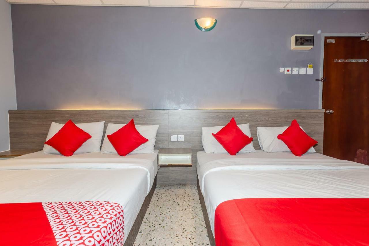 Oyo 1088 Yellow Mansion Banda Kaba Hotel Malacca Ngoại thất bức ảnh