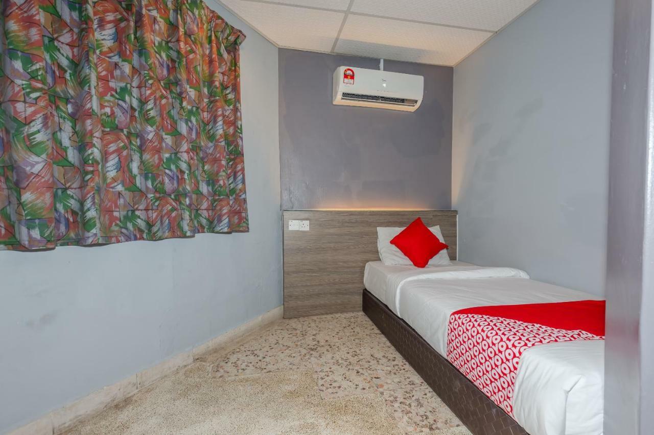 Oyo 1088 Yellow Mansion Banda Kaba Hotel Malacca Ngoại thất bức ảnh