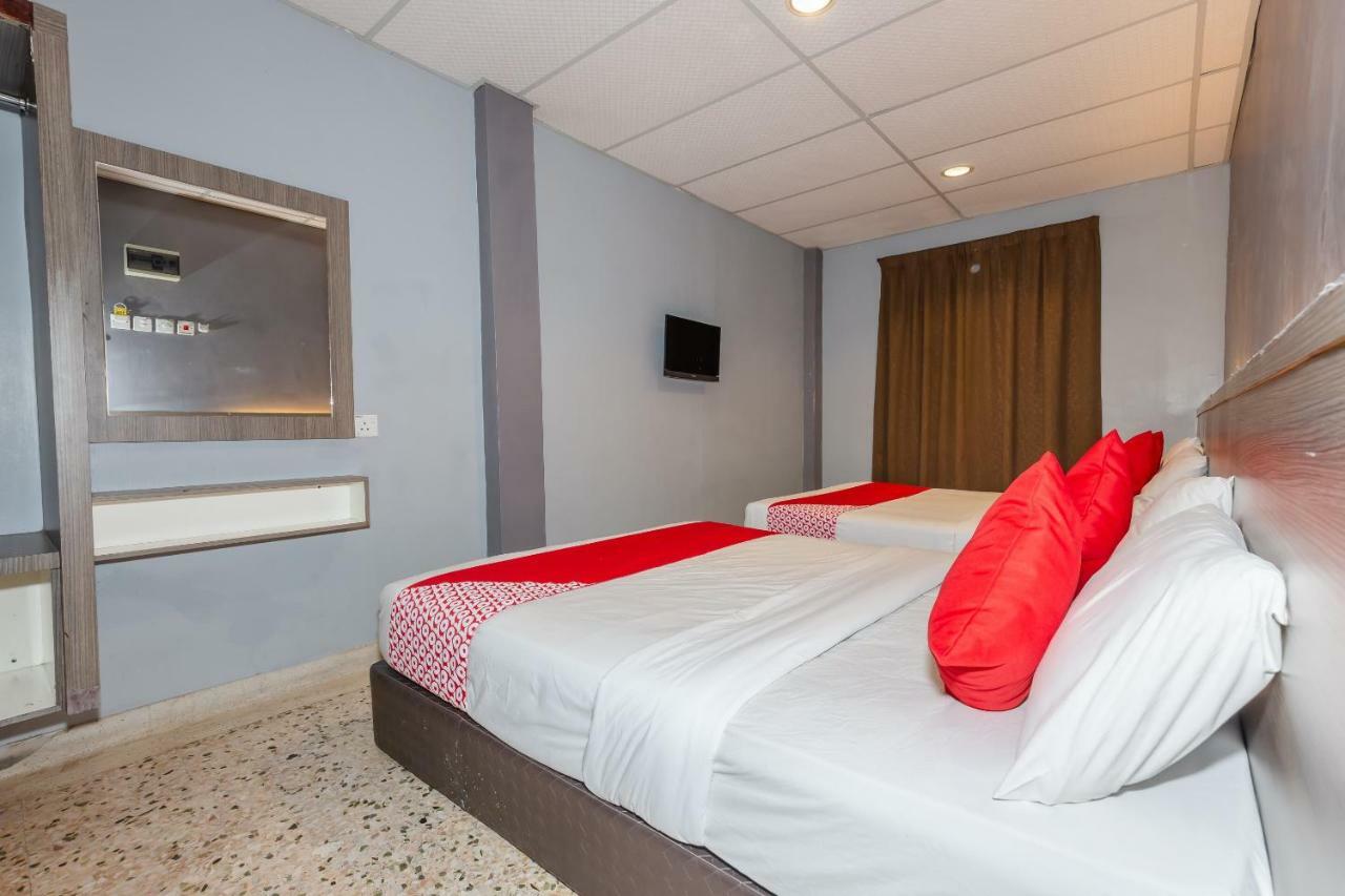 Oyo 1088 Yellow Mansion Banda Kaba Hotel Malacca Ngoại thất bức ảnh